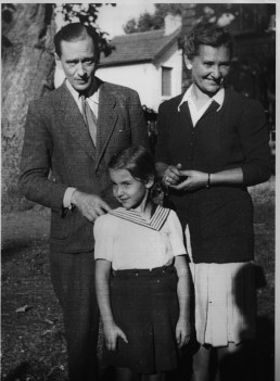 Michel, Juliette et Marina Gorboff,1943 (c) Archives familiales